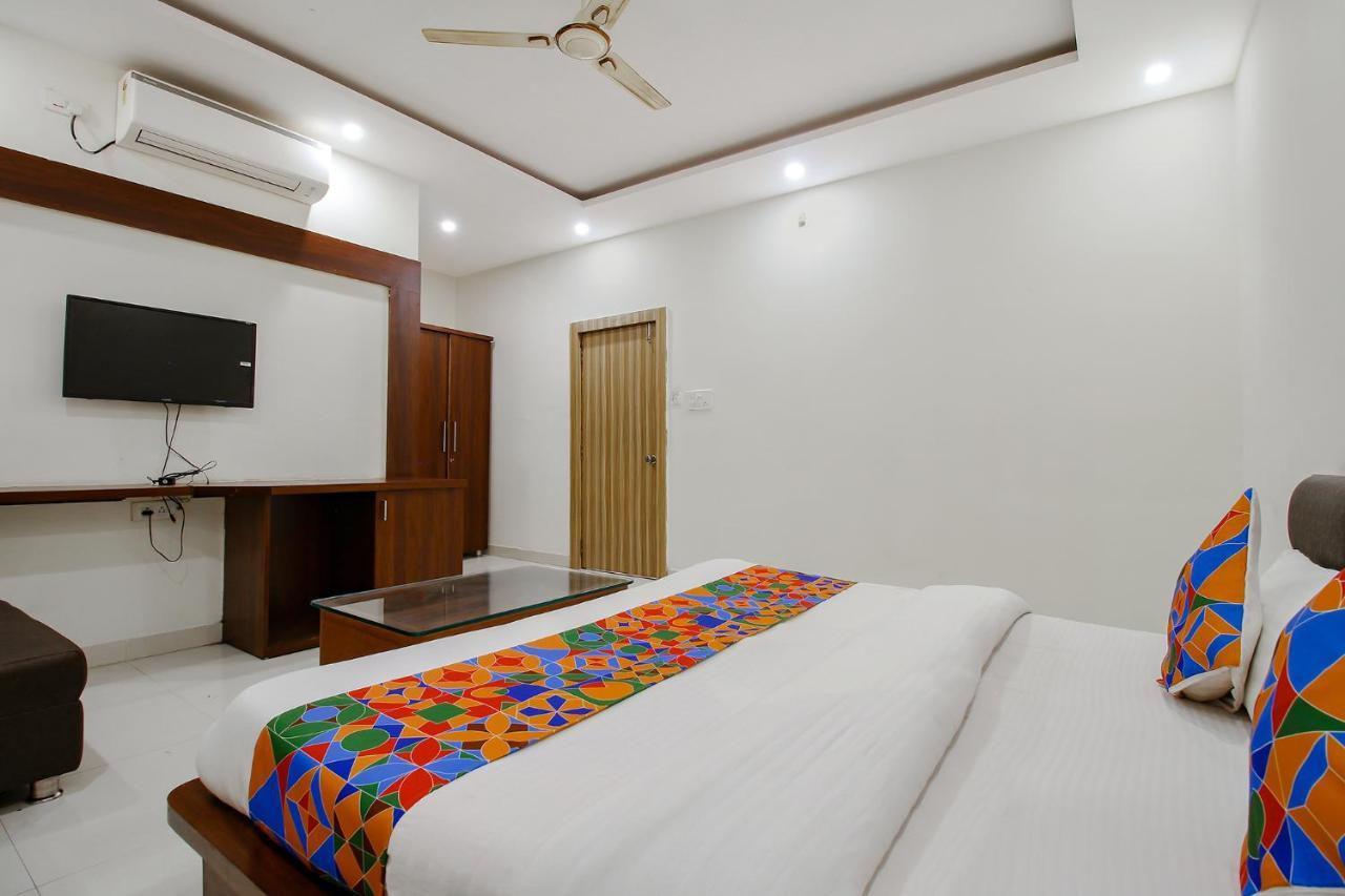 Fabexpress Yuvan Gouharganj Luaran gambar